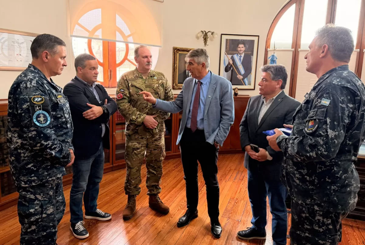 Fenómeno de El Niño: autoridades de la Armada ponen logística a disposición de la Provincia ante eventuales emergencias