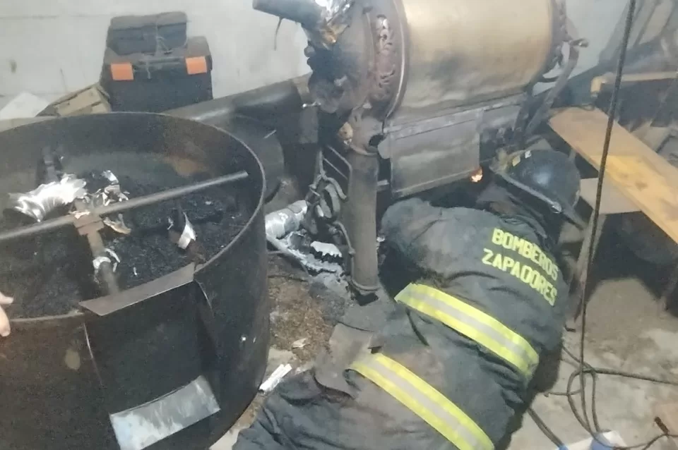 Un incendio provocó daños parciales en un tostadero de café