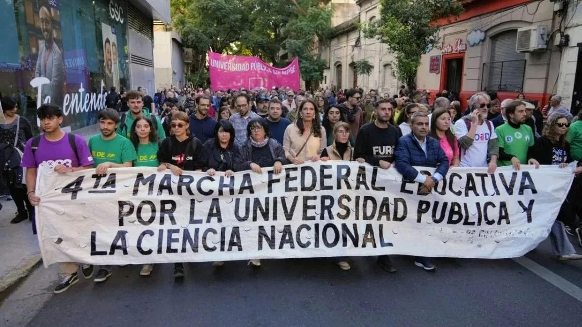 Las universidades marchan en todo el país por quinta vez durante la gestión de Javier Milei y exigen cumplir la Ley de Financiamiento