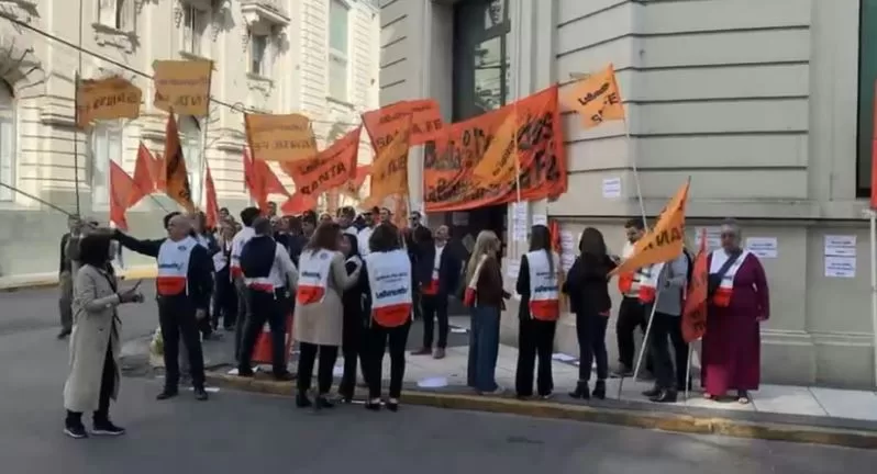 La Bancaria repudió el despido de una empleada del Banco ICBC