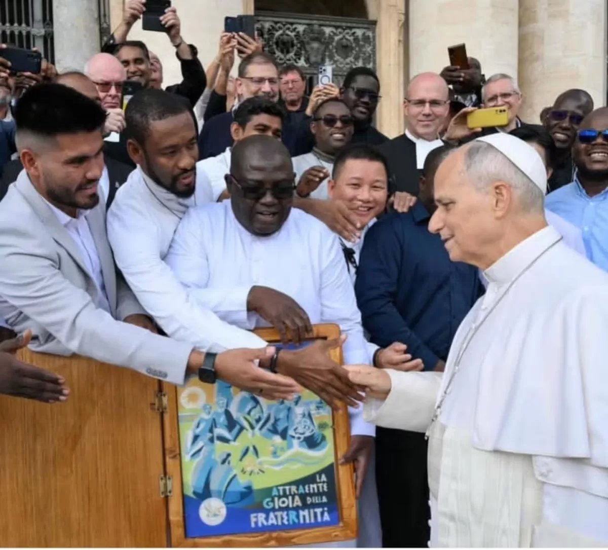 “Allá vamos”: la reacción de León XIV cuando dos religiosos le preguntaron por su viaje a la Argentina