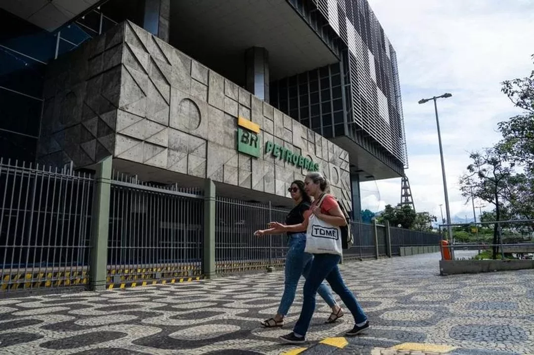 Mercados en rojo: acciones brasileñas se desploman y el dólar se acelera luego de la victoria de Lula