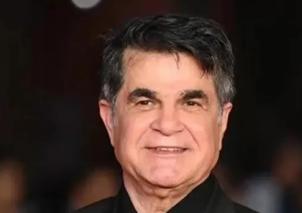 Irán condena al cineasta Jafar Panahi a cinco años de prisión y le confisca todos sus bienes