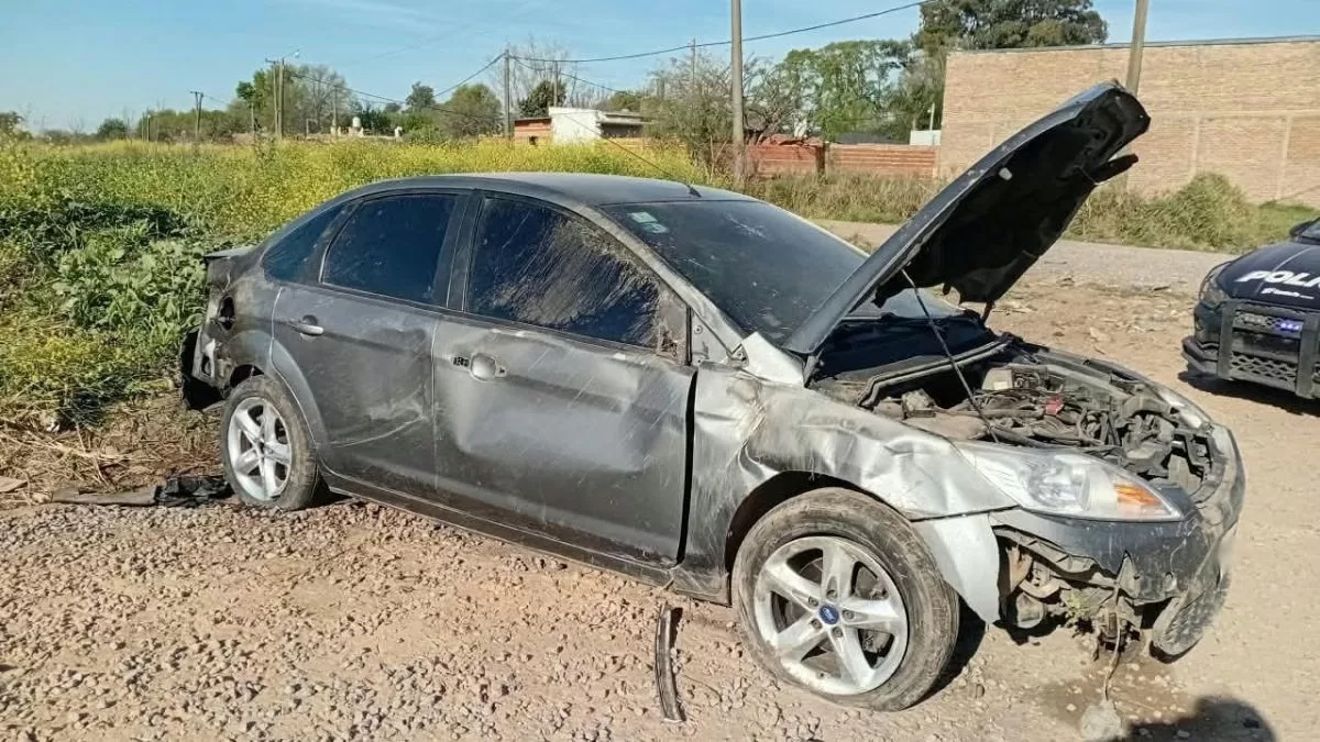 Misterio en el norte: apareció un auto incendiado y con signos de haber chocado