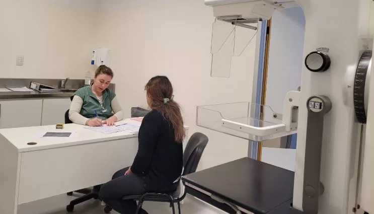 Octubre Rosa: Provincia fortalece controles preventivos de cáncer de mama en mujeres mayores de 40 años