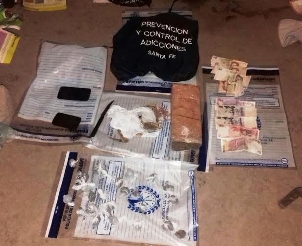 La brigada antinarcóticos detuvo a tres personas y secuestró droga 