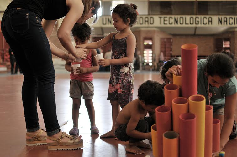 Crecida del Río Paraná - Evacuados - Juegos para niños