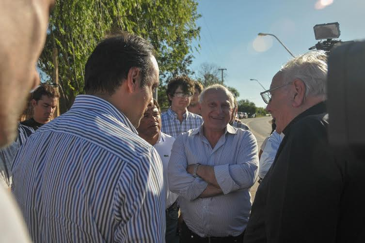 Corral, Lifschitz y Arancedo - Recorrida por las viviendas construídas para los inundados