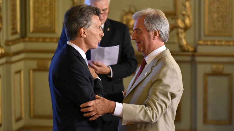 Macri y Vázquez se reúnen hoy en Uruguay
