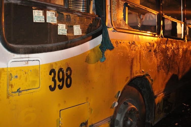 Se incendiaron cinco unidades del Grupo Autobuses Santa Fe