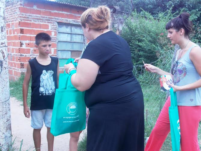 Jornada de limpieza comunitaria en el barrio Villa Libertad