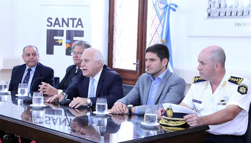 Miguel Lifschitz agradeció a la Policía de la Provincia por mostrar “capacidad de trabajo, profesionalidad y compromiso”