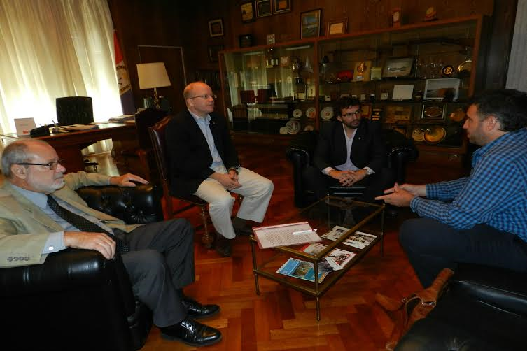 El Ministerio de la Producción suscribió un convenio para el desarrollo informático de cooperativas