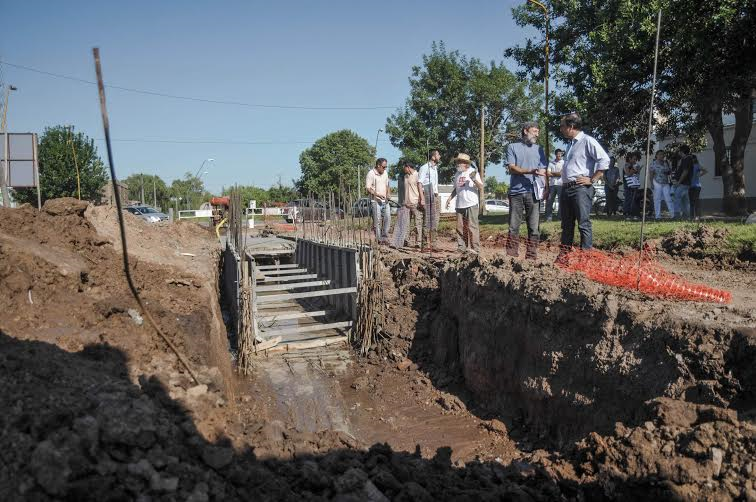 Plan Norte: está en marcha la obra de un desagüe que aliviará la Cuenca Flores