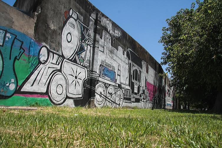 Tren Urbano: artistas y alumnos de la Ciudad realizaron murales en el corredor