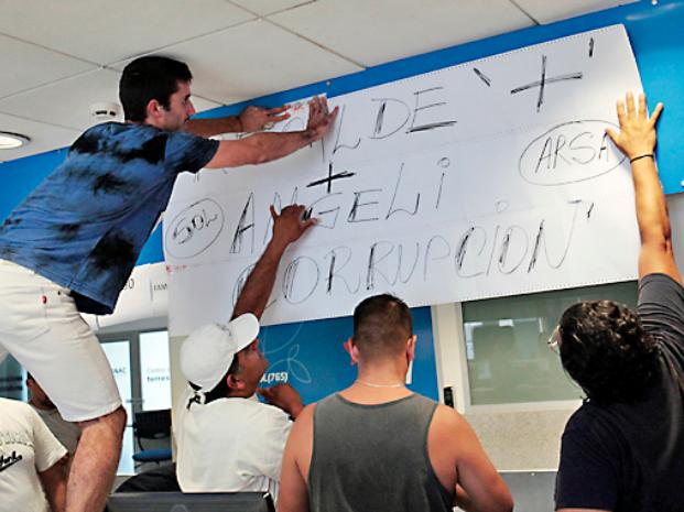 Acampes, protestas y profunda preocupación en los 300 trabajadores de Sol 