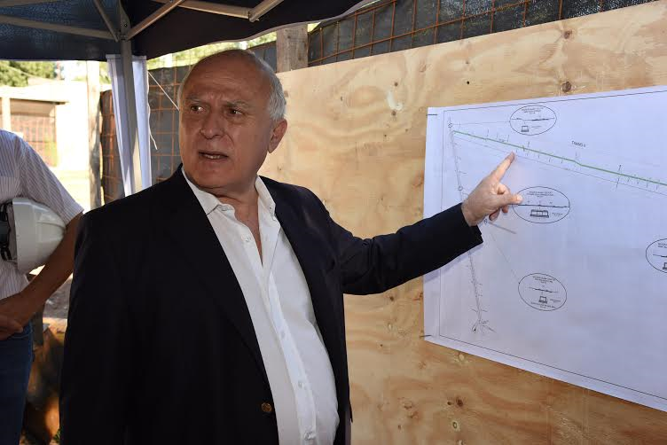 “En un año y medio esperamos inaugurar la totalidad del desagüe Larrea”
