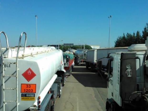 El flujo de camiones a los puertos del Cordón Industrial fue como en la alta temporada