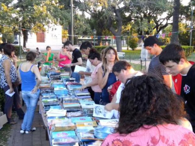 La biblioteca popular de Correa le regala 2 mil libros a los vecinos 