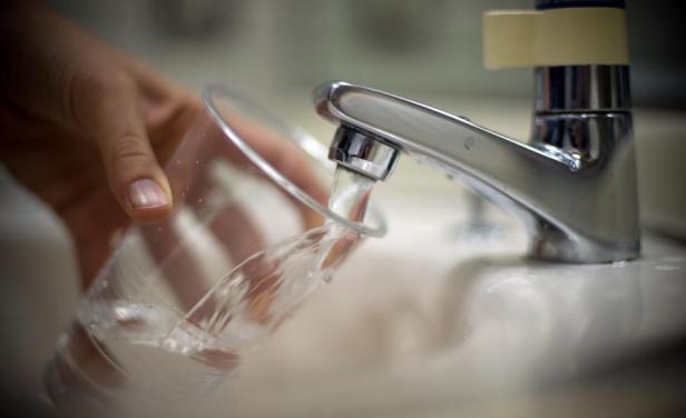 El Gobierno Provincial desafía al Enress y aumenta a 48 por ciento la tarifa de Aguas