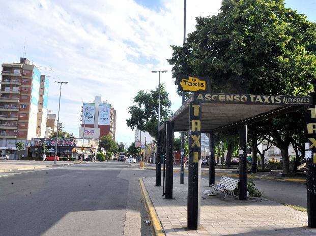 El paro de taxis continúa hasta hoy a las 10 por el crimen de un chofer 