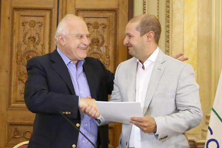 El Gobierno entregó un aporte de seis millones de pesos para la reconstrucción de la aceitera Martínez incendiada en 2015