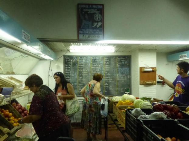 Mercados populares de Rosario y tiendas gremiales para paliar la inflación 