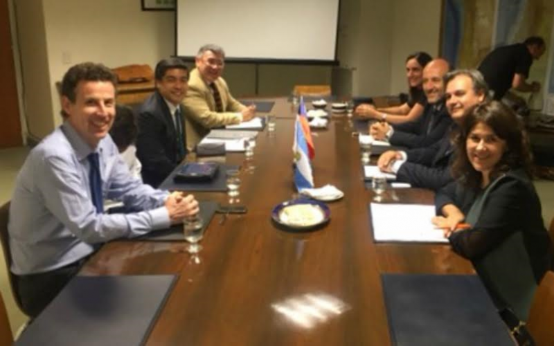 Los gobiernos de Santa Fe y Chile profundizan intercambios en materia de adicciones