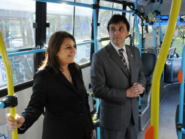 Fein quiere subir el boleto, pero el Concejo objeta el ajuste automático 