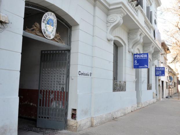 Internos de la comisaría 5ª realizaron un motín en reclamo de mejores condiciones de detención