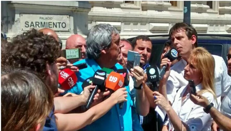 “Con salarios docentes tan bajos no puede haber revolución educativa ni mucho menos hablar de calidad”