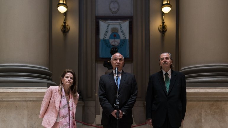 El Gobierno admitió charlas 