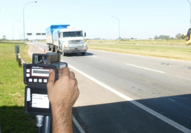 Piden informes sobre radares en la autopista Santa Fe- Rosario