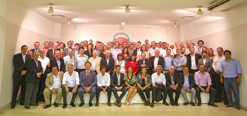 Fuerte respaldo a los radicales que están en el Gobierno