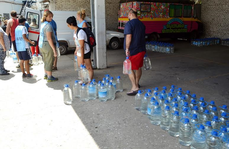 Temporal en Santo Tomé - Entrega de agua potable