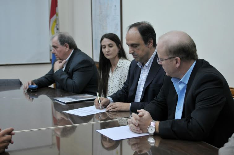 Corral y Contigiani - Aportes para Los Polígonos
