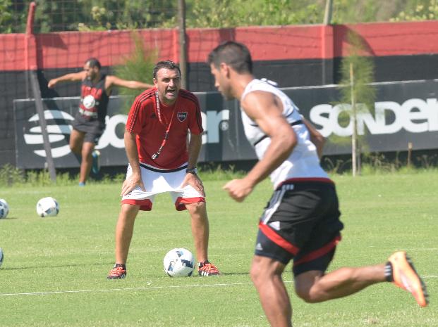¿QUÉ NECESITA ESTE NEWELLS DE SU NUEVO ENTRENADOR DIEGO OSELLA?