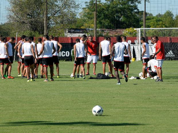 NEWELLS BUSCA SU NORTE EN EL SUR ANTE EL INVICTO Y PUNTERO LANÚS