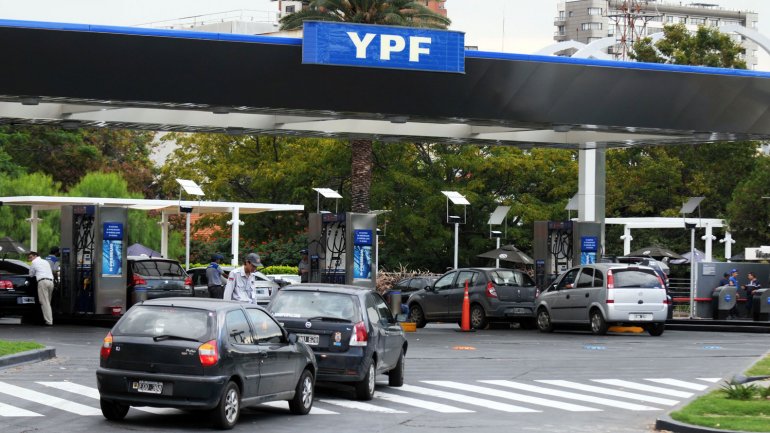 Aumentaron los combustibles y los peajes de rutas nacionales