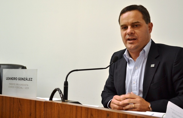Presentan un proyecto para reglamentar la Ley Nacional vinculada a la violencia de género