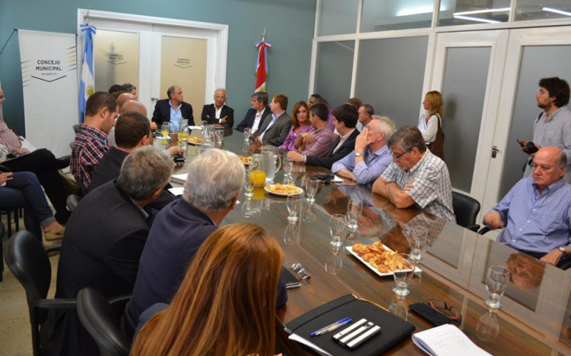 Reunión multisectorial por el futuro del Aeropuerto de Sauce Viejo