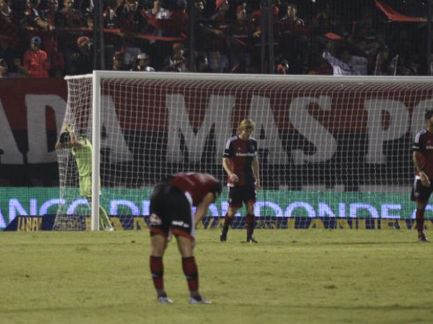 NEWELLS NO TIENE PAZ, RAFAELA LE EMPATÓ EN EL DESCUENTO Y LE QUITÓ LA VICTORIA DE LAS MANOS