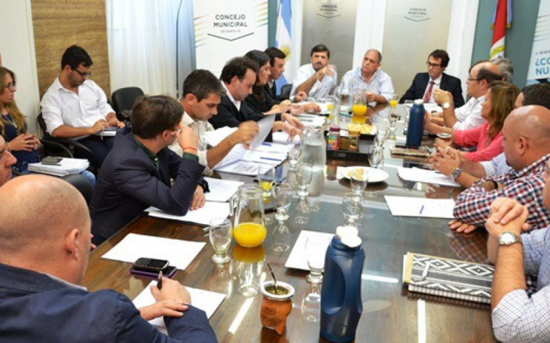 Concejales se reunieron con funcionarios por el funcionamiento del Tren Urbano