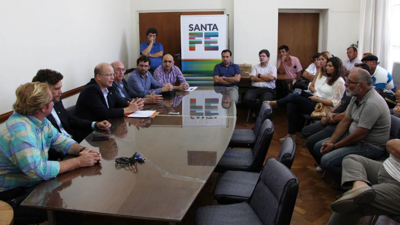 Producción entregó créditos a pequeños productores afectados por la emergencia