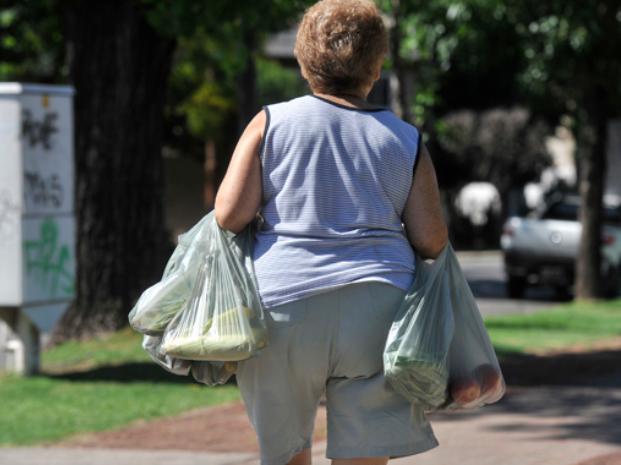 Los supermercados dejarán dedar bolsas de plástico en diez días 