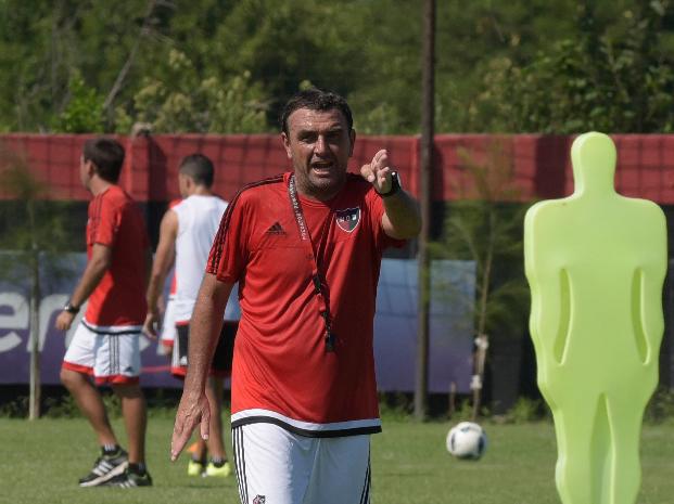 OSELLA QUIERE UN NEWELLS CON LOS QUE TIENEN EXPERIENCIA...Y TAMBIÉN CON LOS PIBES
