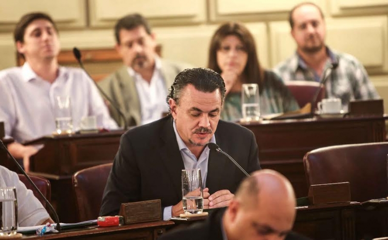 “No es para encarecer el servicio, sino para que las empresas dejen una porción de lo que ganan en Santa Fe”