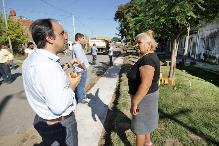 Las calles de Barranquitas Oeste mejoran con las obras de cordón cuneta y desagües