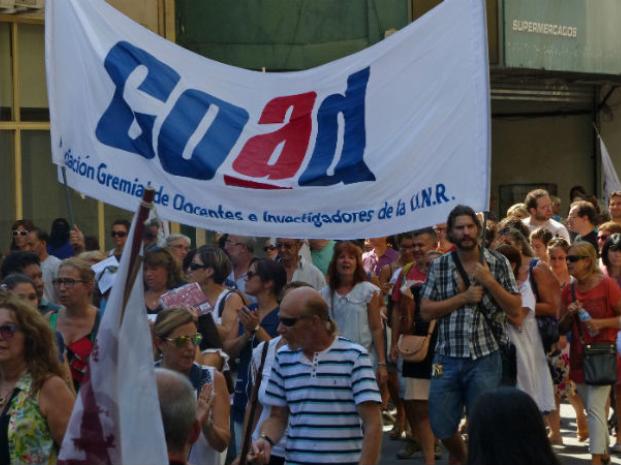 Docentes universitarios paran hoy y mañana en reclamo de mejoras salariales 