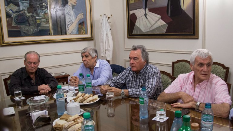 El sindicalismo se une para presionar en el Congreso por un freno a los despidos
